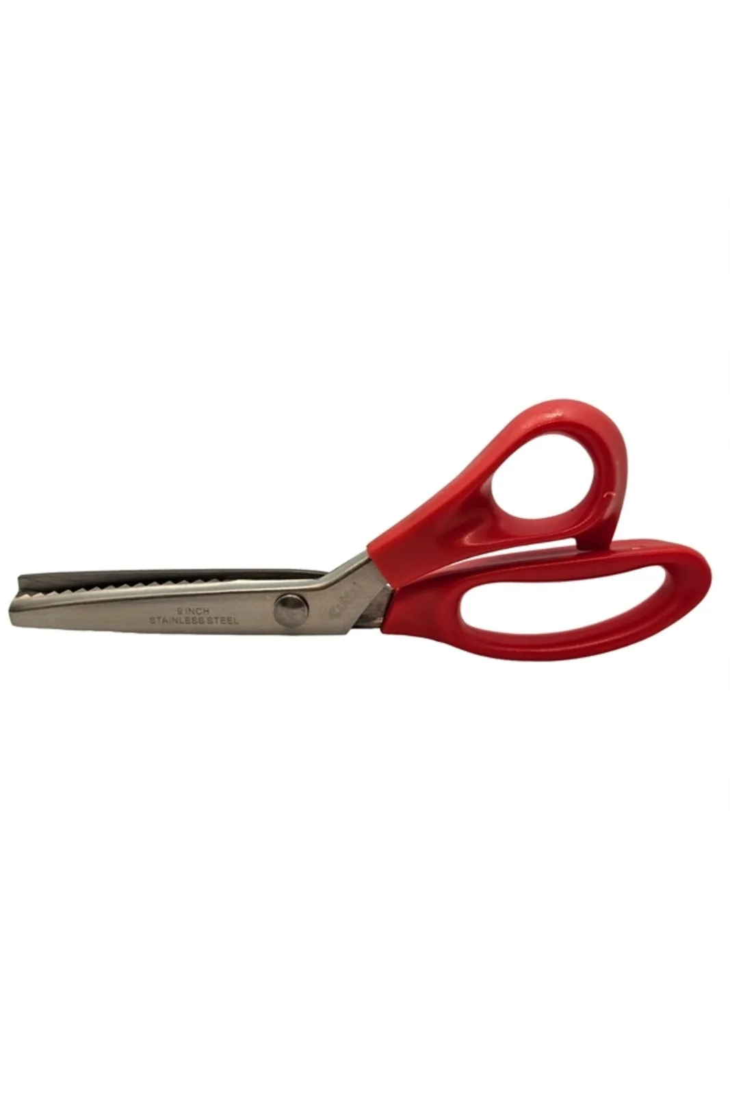 Plastik Saplı Sürfile Zikzak Makası 9-1/4 İnç 23.3cm A-85 kırmızı saplı, yan görünüm, zikzak dişli ağız